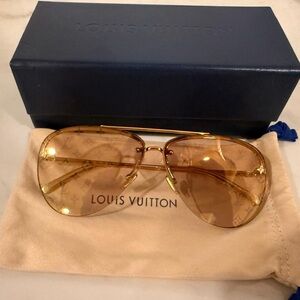 LOUIS VUITTON MONOGRAM LENS SUNGLASSES SOLD OUT !!